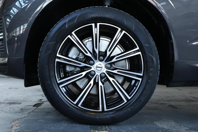 Volvo XC60 Recharge T6 AWD Inscription | Bowers & Wilkins Premium Audio | Luchtvering | Massage in voorstoelen | Gelamineerde zijruiten | Parkeercamera | Adaptive Cruise Control | Head-Up Display | Parkeersensoren voor + achter | 1ste Eigenaar