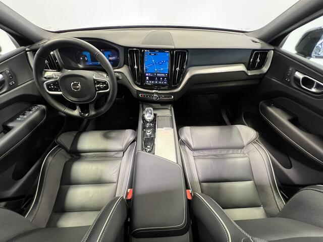Volvo XC60 2.0 T6 Plug-in hybrid AWD Plus Black Edition | Panoramadak | Wegklapbare trekhaak | LED koplampen |