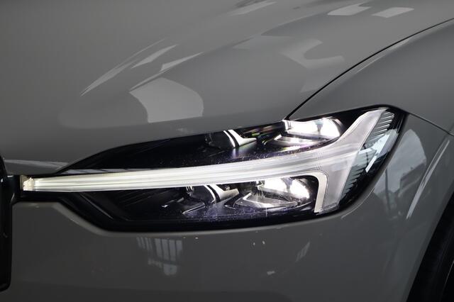 Volvo XC60 2.0 T6 AWD Inscription Expression | Panorama | H&K | Head Up | Leder