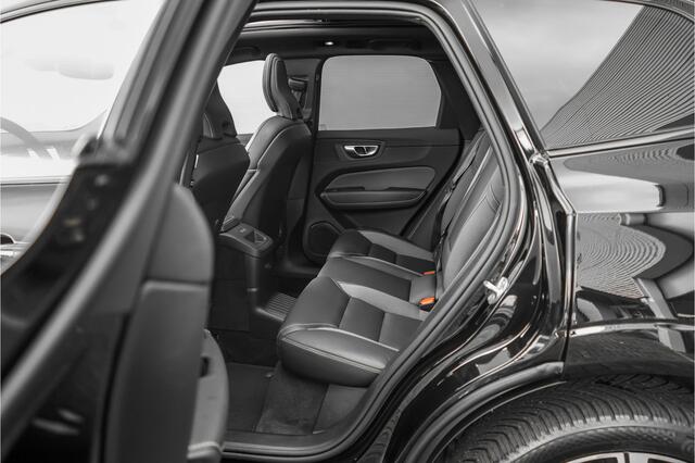 Volvo XC60 2.0 T6 Plug-in hybrid AWD Plus Dark Pano Trekhaak ACC