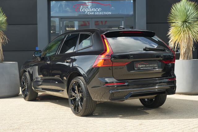 Volvo XC60 2.0 T8 FACELIFT Plug-in hybrid AWD Black Edition | 455 PK | Pano | Luchtvering | Trekhaak | Volvo XC60 2.0 T8 Plug-in Hybrid AWD Black Edition met 2.0 viercilinder plug-in hybride aandrijflijn en 455 PK, voorzien van elektrisch panoramadak, luchtvering en head up display