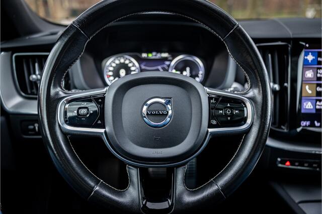Volvo XC60 2.0 Recharge T8 AWD R-Design Crystal Parelmoer Harman Kardon Memory Camera