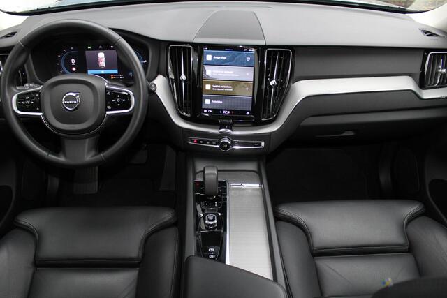 Volvo XC60 2.0 T6 Plug-in hybrid AWD Plus Dark | Incl. 12 maanden Garantie | SoH 96% | Panorama dak | Keyless entry/start | Achteruitrijcamera | Elektrische kofferbakklep | Memory stand stoelen | Adaptive cruise | Apple CarPlay/Android Auto | Climate controle | Draadloze telefoonlader | Lederen bekleding |