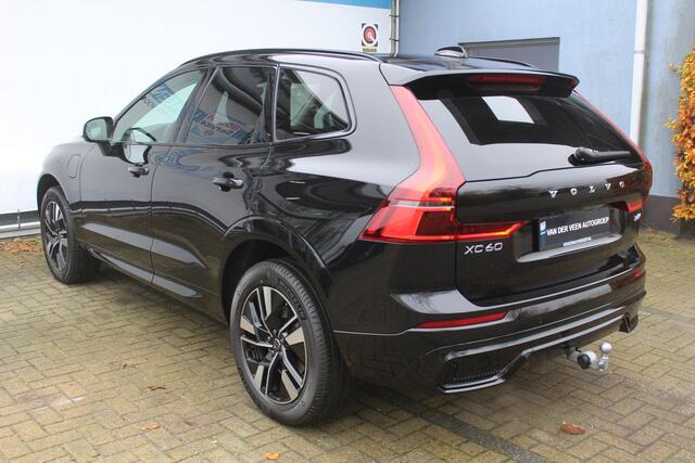Volvo XC60 2.0 T6 Plug-in hybrid AWD Plus Dark | Facelift model | Keyless entry/start | Achteruitrijcamera | Elektrische kofferbakklep | Memory stand stoelen | Adaptive cruise | Wegklapbare trekhaak | Apple CarPlay/Android Auto | Climate controle | Draadloze telefoonlader | Lane assist | Stoelverwarming V+A | Stuurverwarming |