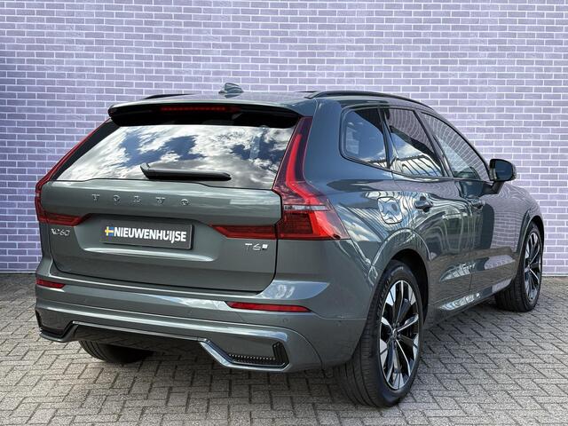 Volvo XC60 2.0 T6 Plug-in hybrid AWD Ultra Dark | Trekhaak 2.250 kg | Luchtvering | Harman Kardon Audio | Head-up Display | 360 Graden Camera | Panoramadak | Stoelverwarming voor en achter | Keyless Entry | Elektrische Achterklep | Elektrisch Verstelbare Voorstoelen | Cruise Control Adaptief | BLIS | Google Navigatie | Apple Carplay | Android Auto