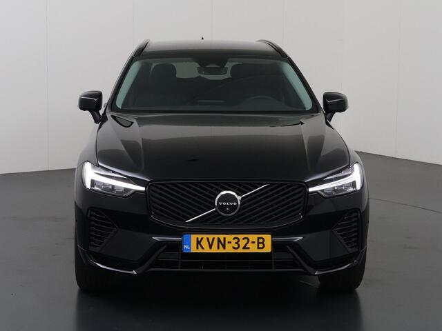 Volvo XC60 2.0 T8 Plug-in hybrid AWD Plus Dark | Ele.wegklapbare trekhaak | Harman/Kardon | Comfortstoelen ele.verstelbaar + Geheugen | Stuur en stoelverwarming | 360 Camera | Adaptieve Cruise Control | Ele. kofferdeksel | BLIS |