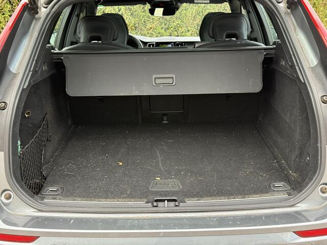 Volvo XC60 B5 R-Design | Trekhaak | Head up display | Bliss | Elektrische stoelen | Keyless | Harman & kardon audio |