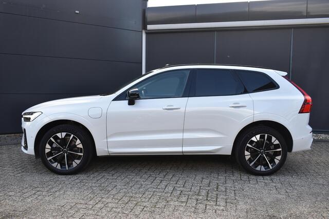 Volvo XC60 T6 Plug-in hybrid AWD Ultra Dark | Luchtvering | Trekhaak | Verwarmbare voorstoelen, achterbank en stuurwiel | Premium audio by Harman Kardon | Apple carplay/Android auto | Panoramisch Schuif-/kanteldak | 360 graden Camera | BLIS | Adaptieve Cruise Control |
