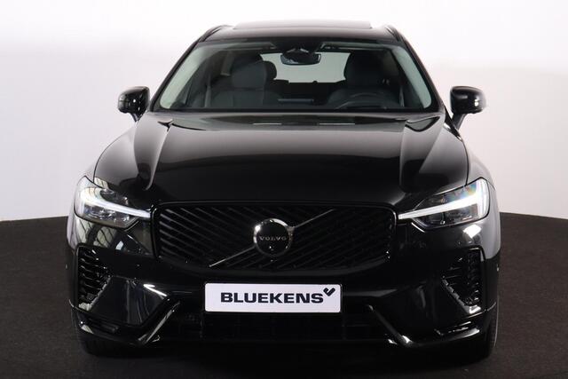 Volvo XC60 T6 Recharge AWD Ultra Dark - Luchtvering - Panorama/schuifdak - IntelliSafe Assist & Surround - 360º Camera - Harman/Kardon audio - Adaptieve LED koplampen - Verwarmde voorstoelen, stuur & achterbank - Parkeersensoren voor & achter - Elektr. bedienb. voorstoelen met geheugen - Head up display - Draadloze tel. lader - Extra getint glas - Inklapbare trekhaak - 20' LMV