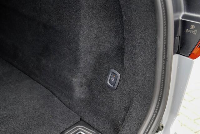 Volvo XC60 T6 AWD Ultra Black Edition Pano 360cam Harman Kardon Alarm klasse 3
