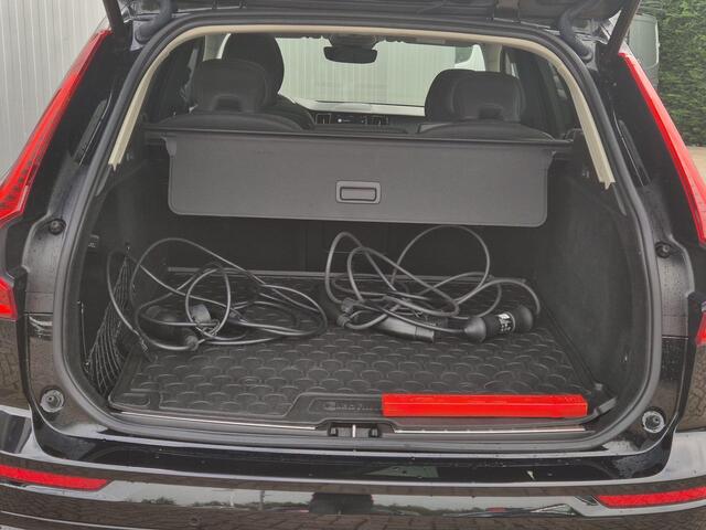 Volvo XC60 2.0 T8 Plug-in hybrid AWD Ultra Black Edition Panoramadak, Volleder, Trekhaak, Soh 100%