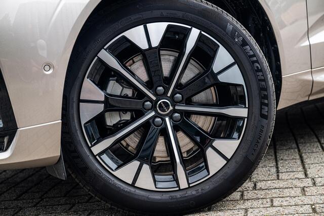 Volvo XC60 2.0 T6 Plug-in hybrid AWD Ultra Dark | SOH:100% | Trekhaak | Luchtvering | 360° Camera | Harman/Kardon | Power Seats | Memory | Adaptieve Cruise | Panoramadak | Head-up Display | Keyless entry/start |