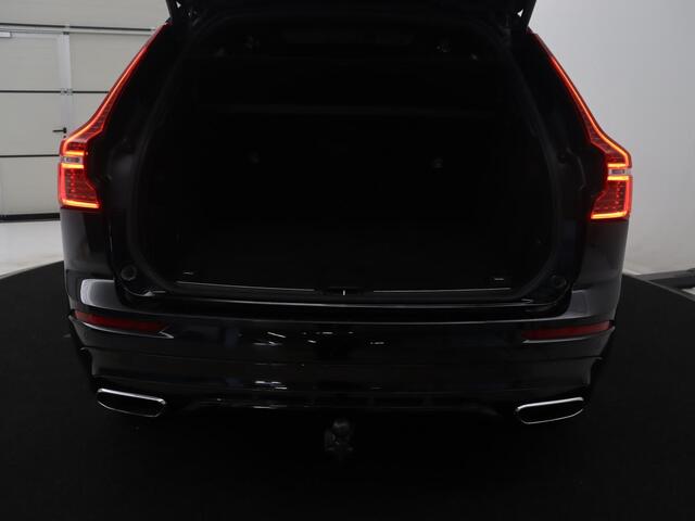 Volvo XC60 2.0 B5 R-Design | Trekhaak | Pano-Dak | LED | Harman Kardon Sound | 360 Camera