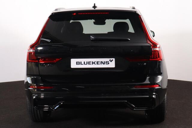 Volvo XC60 T6 Recharge AWD Plus Dark - IntelliSafe Assist & Surround - Harman/Kardon audio - Parkeercamera achter - Verwarmde voorstoelen, stuur & achterbank - Parkeersensoren voor & achter - Elektr. bedienb. voorstoelen met geheugen - Draadloze tel. lader - Extra getint glas - 21' LMV