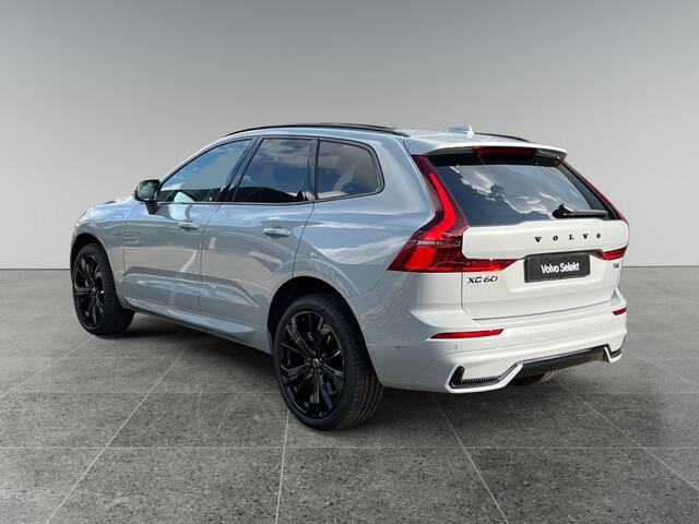 Volvo XC60 2.0 T6 Plug-in hybrid AWD Ultra Black Edition | SOH 100% | Trekhaak | Panoramadak | 360° camera