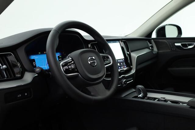 Volvo XC60 2.0 T8 Plug-in hybrid AWD Ultimate Dark | Pano | Trekhaak | HUD | Pilot Assist | Bliss | Leder | H&K | 360cam | Stoel- Stuurverw.