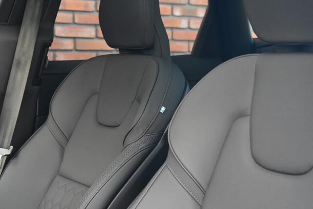 Volvo XC60 T6 350PK Plug-in hybrid AWD Ultra Dark | Luchtvering | Trekhaak | HUD | 360 camera | Panoramadak |