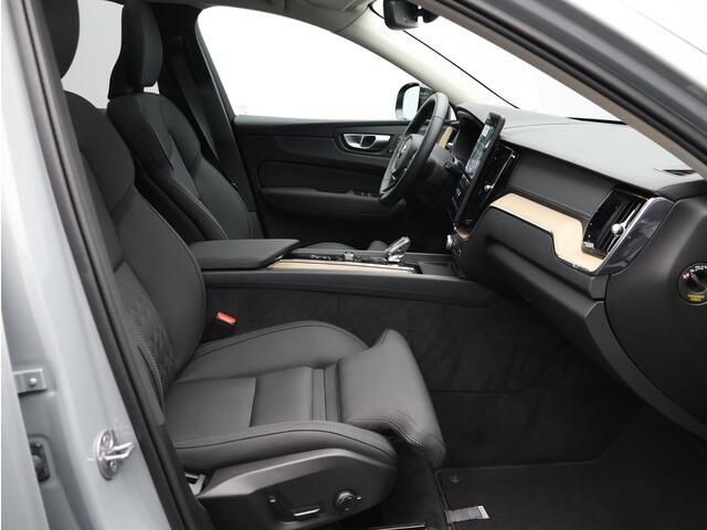 Volvo XC60 2.0 T6 Plug-in hybrid AWD Ultra Dark / Trekhaak / Luchtvering / Head-Up Display / 360 Camera / Harman Kardon / Panoramadak / Stoel+Stuurverwarming / BLIS /