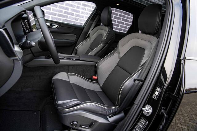 Volvo XC60 T6 350 pk Plug-in Hybrid AWD Plus Black Edition | Trekhaak 2.250 kg | Facelift | PHEV | 360° Camera | Panoramadak | Head-up Display | Trekhaak | Keyless Entry | Lichtmetalen Velgen 21 inch | Elektrische Achterklep | Cruise Control Adaptief | BLIS | Navigatie