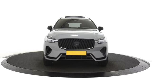 Volvo XC60 2.0 T8 Plug-in hybrid AWD Plus Black Edition Harman-Kardon / Head Up / Panoramadak / 21 "lm velg enz