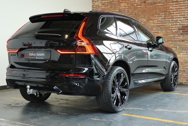 Volvo XC60 2.0 T6 Plug-in hybrid AWD Ultra Black Edition | Panoramadak | Trekhaak | Luchtvering | Verwarmbare voorstoelen | achterbank en stuurwiel | Head-up display | 360° Parkeercamera | Premium audio by Harman Kardon | Apple carplay/Android auto