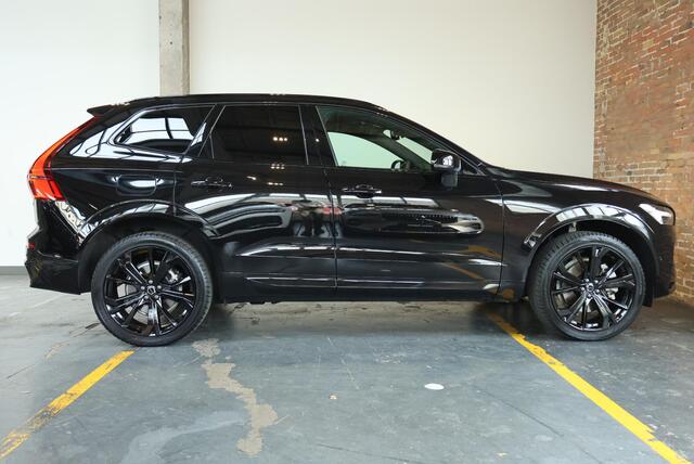 Volvo XC60 2.0 T6 Plug-in hybrid AWD Ultra Black Edition | Panoramadak | Trekhaak | Luchtvering | Verwarmbare voorstoelen | achterbank en stuurwiel | Head-up display | 360° Parkeercamera | Premium audio by Harman Kardon | Apple carplay/Android auto