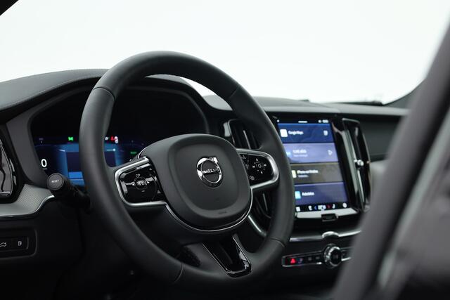 Volvo XC60 T6 PHEV Ultra Black Edition | Pano | HUD | Elek. Trekhaak | akoestisch glas | Memory Seats | 360cam | Adapt. Cruise | 21'' | Google Info. x