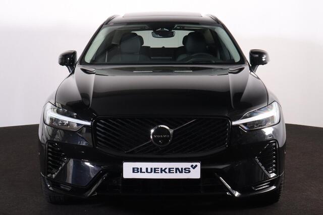 Volvo XC60 T6 Recharge AWD Ultra Dark - Luchtvering - Panorama/schuifdak - IntelliSafe Assist & Surround - 360º Camera - Harman/Kardon audio - Adaptieve LED koplampen - Verwarmde voorstoelen, stuur & achterbank - Parkeersensoren voor & achter - Elektr. bedienb. voorstoelen met geheugen - Head up display - Draadloze tel. lader - Extra getint glas - Inklapbare trekhaak - 20' LMV