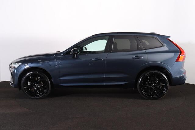 Volvo XC60 T6 Recharge AWD Plus Black Edition - Panorama/schuifdak - IntelliSafe Assist & Surround - 360º Camera - Harman/Kardon audio - Adaptieve LED koplampen - Verwarmde voorstoelen, stuur & achterbank - Parkeersensoren voor & achter - Elektr. bedienb. voorstoelen met geheugen - Head up display - Draadloze tel. lader - Extra getint glas - Inklapbare trekhaak - 21' LMV