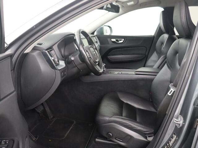 Volvo XC60 2.0 T5 Momentum | Trekhaak | Navigatie | Stoelverwarming | LED |