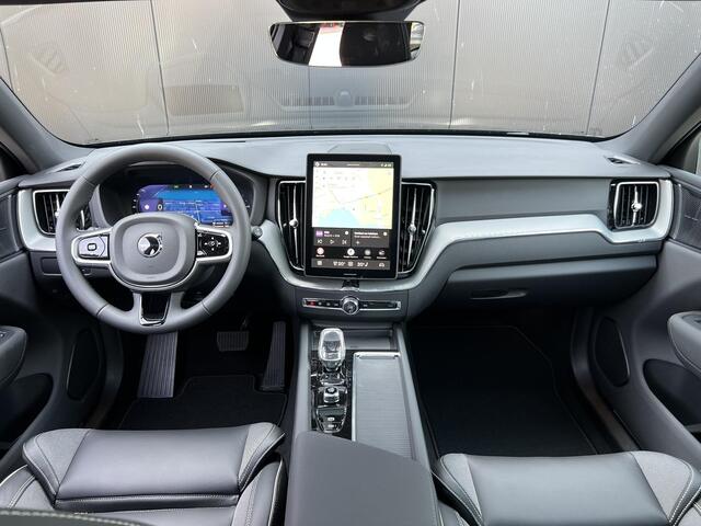 Volvo XC60 2.0 T6 Plug-in hybrid AWD Ultra Black Edition / Luchtvering/ Head up display/ 360 camera /Panorama dak / Trekhaak/ Harman & Kardon / Stoelverwarming /