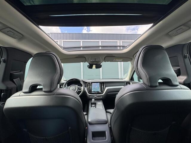 Volvo XC60 2.0 T6 Plug-in hybrid AWD Plus Dark | Pano | ACC | Leer
