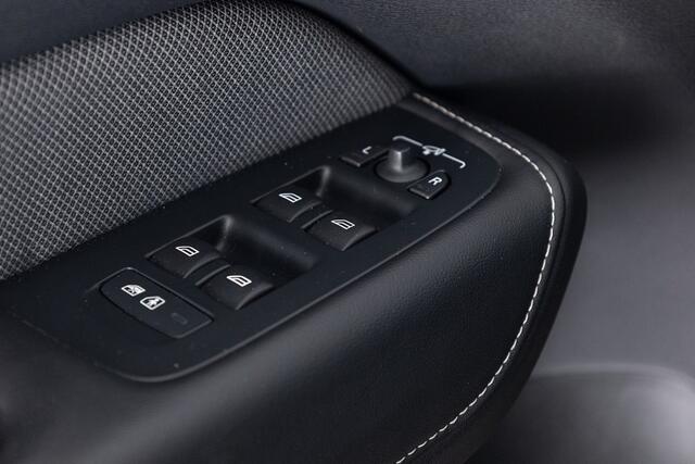 Volvo XC60 T8 Plug-in-hybrid AWD Polestar Engineered | harman/kardon | PANORMADAK | 360 Camera