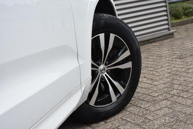 Volvo XC60 2.0 B4 MOMENTUM / 100% ONDERHOUDEN / CARPLAY / STOELVERW. / AFN. TREKH.