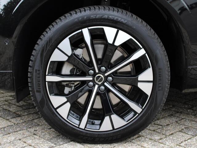 Volvo XC60 2.0 T6 Plug-in hybrid AWD Ultra Dark Automaat / Panoramadak / 360* camera / Trekhaak / Privacy Glass / All-seasonbanden