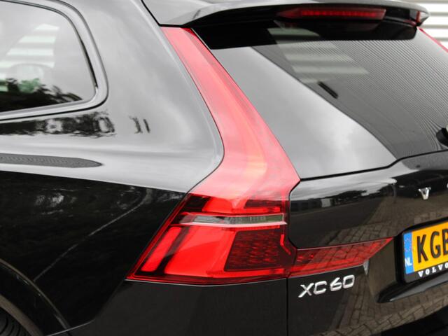 Volvo XC60 2.0 T6 Plug-in hybrid AWD Ultra Dark Automaat / Panoramadak / 360* camera / Trekhaak / Privacy Glass / All-seasonbanden