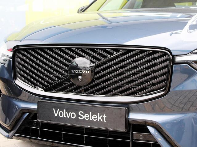 Volvo XC60 2.0 T6 Plug-in hybrid AWD Ultra Black Edition Automaat / Panoramadak / Luchtvering / 360* camera / Trekhaak