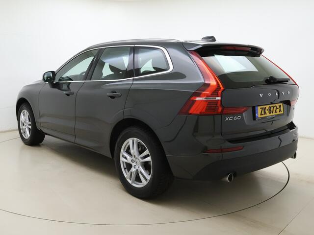 Volvo XC60 T5 251pk Automaat Momentum Pro / Stoelverwarming / Trekhaak / Leder / Zittingverlenger / AppleCarplay / PDC + Camera / lane Keeping Aid / Elektr. Achterklep / 18'' /