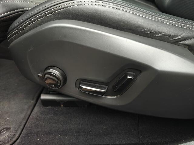Volvo XC60 T6 Plug-in hybrid AWD Plus Bright | Rijklaarprijs | Trekhaak | Stoel ventilatie |