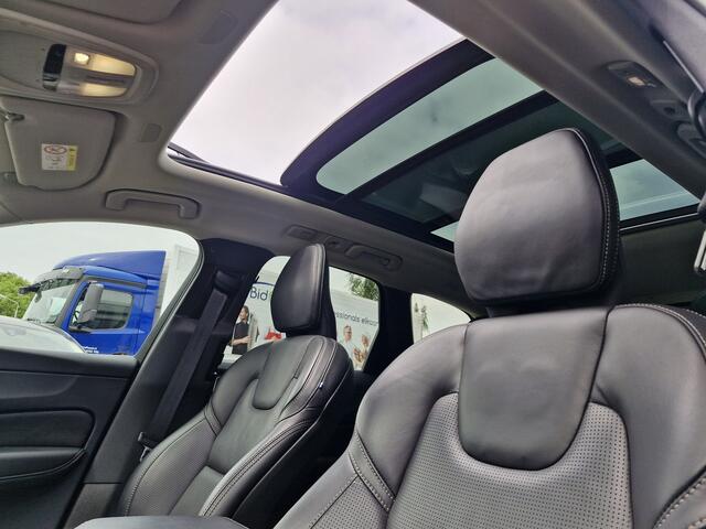 Volvo XC60 T8 Plug-in AWD Ultimate Dark LUCHTVERING | MASSAGE | 360 | etc. FULL OPTION! Long range ( SOH 96% )