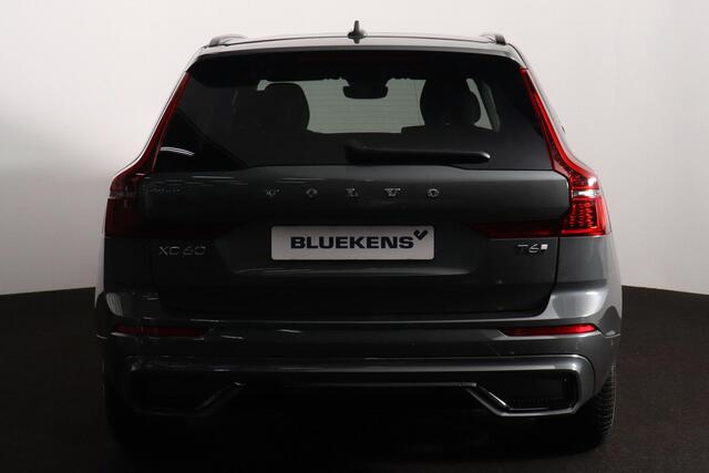 Volvo XC60 T6 Recharge AWD Ultra Dark - Panorama/schuifdak - Luchtvering - IntelliSafe Assist & Surround - 360º Camera - Harman Kardon audio - Adaptieve LED koplampen - Verwarmde voorstoelen, stuur & achterbank - Parkeersensoren voor & achter - Elektr. bedienb. voorstoelen met geheugen - Head up display - Draadloze tel. lader - Extra getint glas - Inklapbare trekhaak - 20' LMV