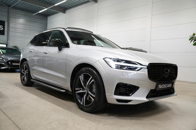 Volvo XC60 2.0 Recharge T8 AWD R-Design 390PK * SoH 89% - Pano - Trekhaak - B&W - Head Up - 360° Cam - Luchtvering *