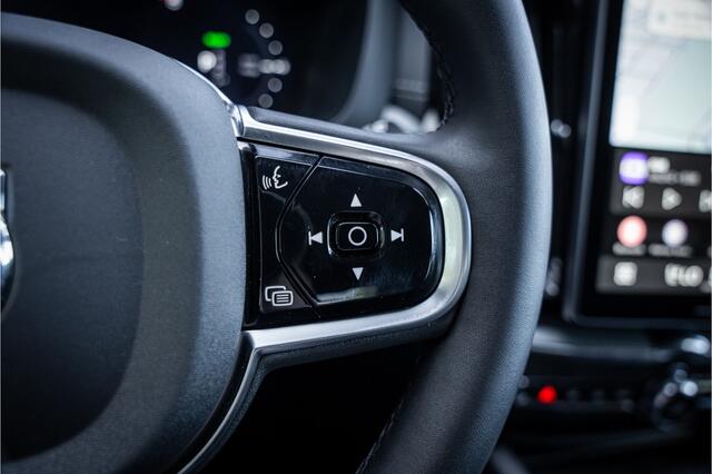 Volvo XC60 T8 Recharge Plus Black Edition ** Panodak ** HUD ** Facelift ** Harman/Kardon