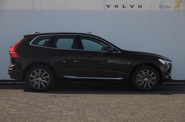 Volvo XC60 T8 390PK Automaat Recharge AWD Inscription / Head up display / Leer dashboard / Trekhaak / BLIS / Adaptieve cruise control / Panoramadak / Apple carplay / Parkeersensoren met camera / Elektrische achterklep / Elektrische stoelen met geheugen / Stoel en stuurwielverwarming