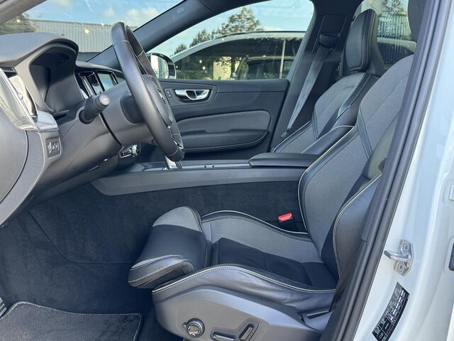Volvo XC60 2.0 T8 TE AWD R-Design Pano | Luchtvering | Trekhaak | Polestar |