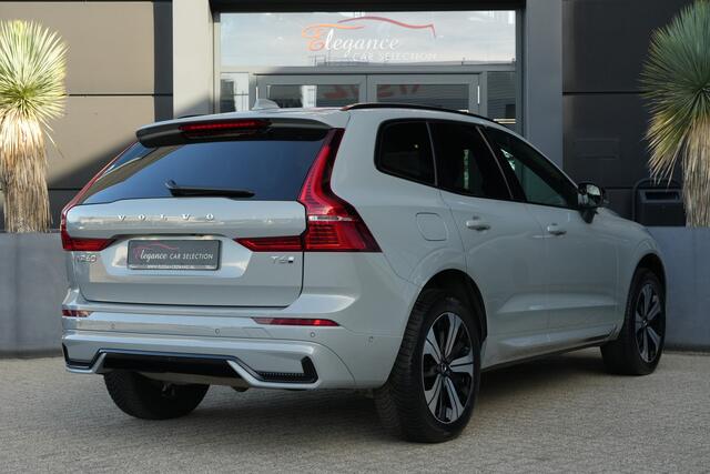 Volvo XC60 2.0 T6 Plug-in hybrid AWD Plus Dark | 350 PK | Pano | 360° camera | HarmanKardon | Navigatie | Stoelverwarming | Volvo XC60 2.0 T6 Plug-in hybrid AWD Plus Dark met 349 PK, 2.0-liter 4-cilinder plug-in hybride benzinemotor, panoramadak, lederen/stof bekleding, navigatiesysteem, 360° camera, adaptieve cru