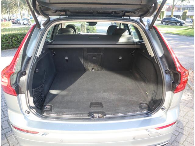 Volvo XC60 2.0 T8 Twin Engine AWD Inscription Navi / Carplay /Luchtvering / Blis / Trekh / Camera /Leder / Stoelkoeling-verwarming / Head-up