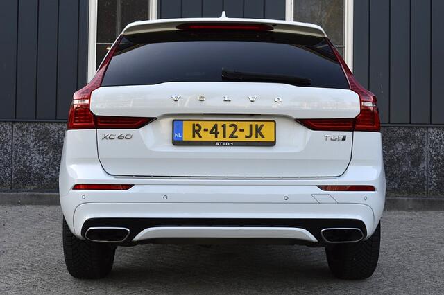 Volvo XC60 2.0 T6 AWD R-Design Rijklaarprijs-Garantie Panorama dak Trekhaak Apple/Android Led Camera
