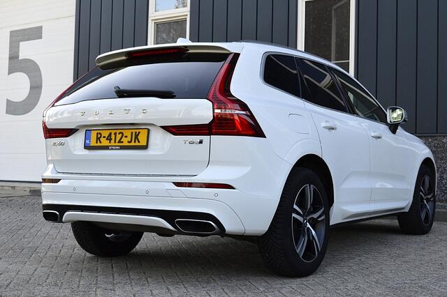 Volvo XC60 2.0 T6 AWD R-Design Rijklaarprijs-Garantie Panorama dak Trekhaak Apple/Android Led Camera