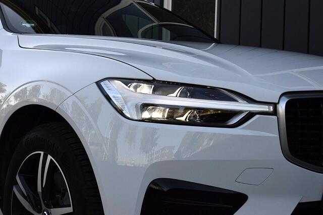 Volvo XC60 2.0 T6 AWD R-Design Rijklaarprijs-Garantie Panorama dak Trekhaak Apple/Android Led Camera